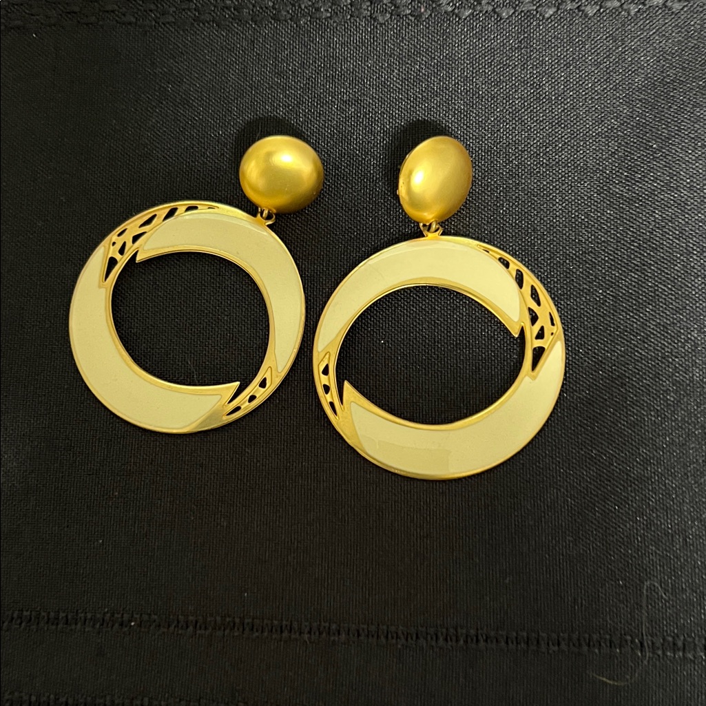 Elegant Gold And Cream Hoop Earrings 25$